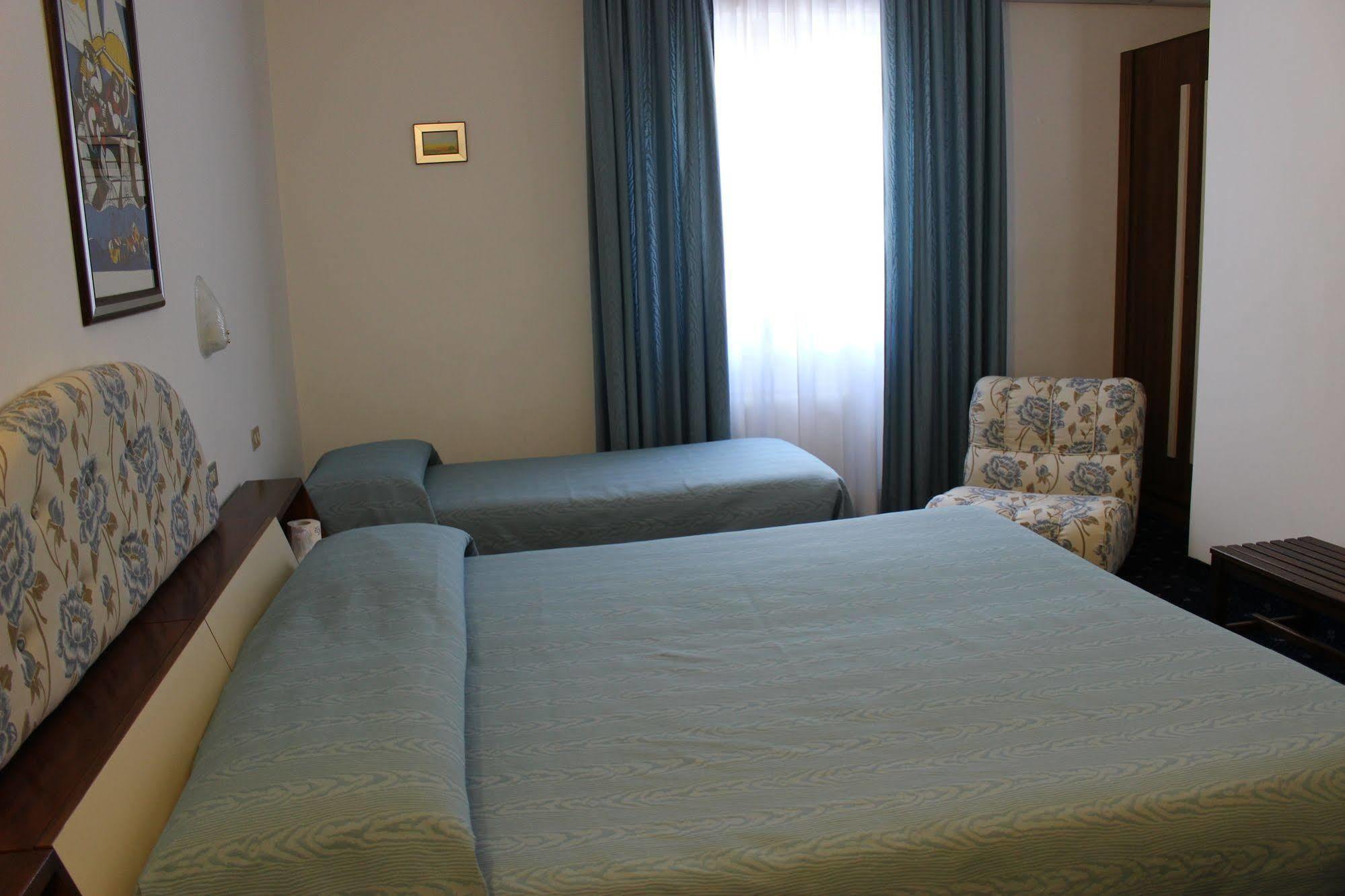 Hotel Pinolo Filey Ngoại thất bức ảnh